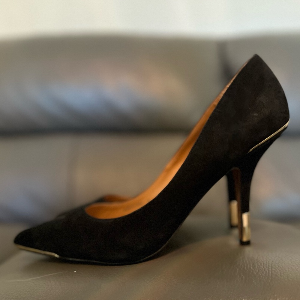 Dolce Vita black & gold classy heels pumps suede